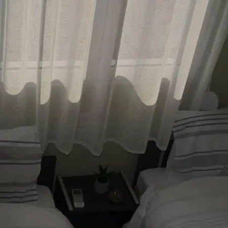 Paris House 2 * 파트라