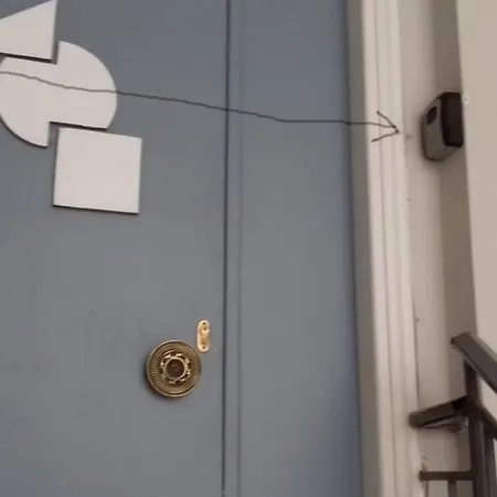 Paris House 2 아파트 *