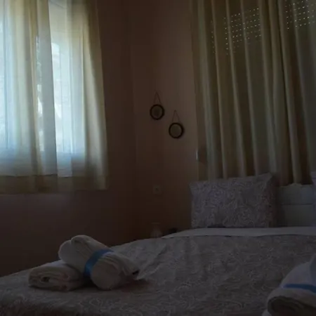 Paris House 2 * 파트라
