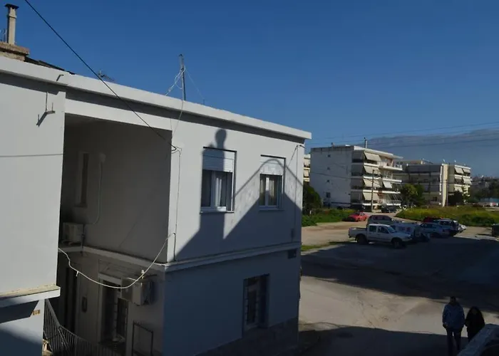 Paris House 2 *