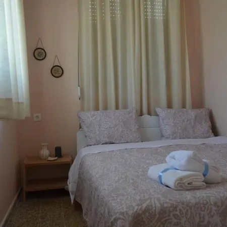 Paris House 2 * Patras