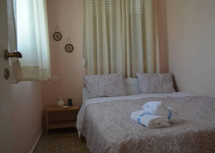 Paris House 2 * Patras